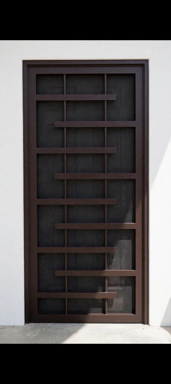 Puertas de Servicio y Mosquiteras